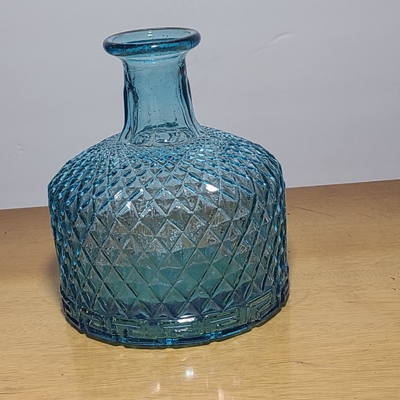 Vintage MCM Light Blue Diamond Pattern W/ Greek Design Glass Decanter - Picture 3 of 7
